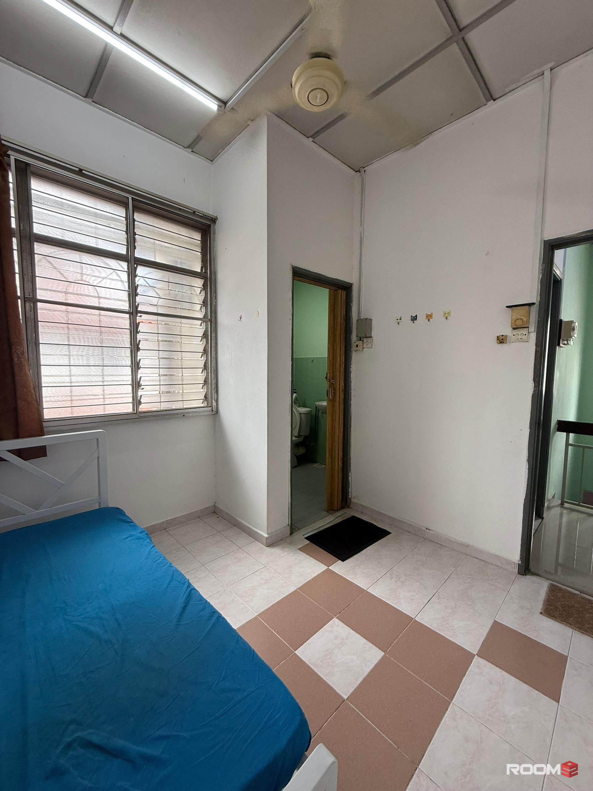 LOW DEPOSIT‼️ Cozy & Affordable SINGLE ROOM at Taman Subang Indah