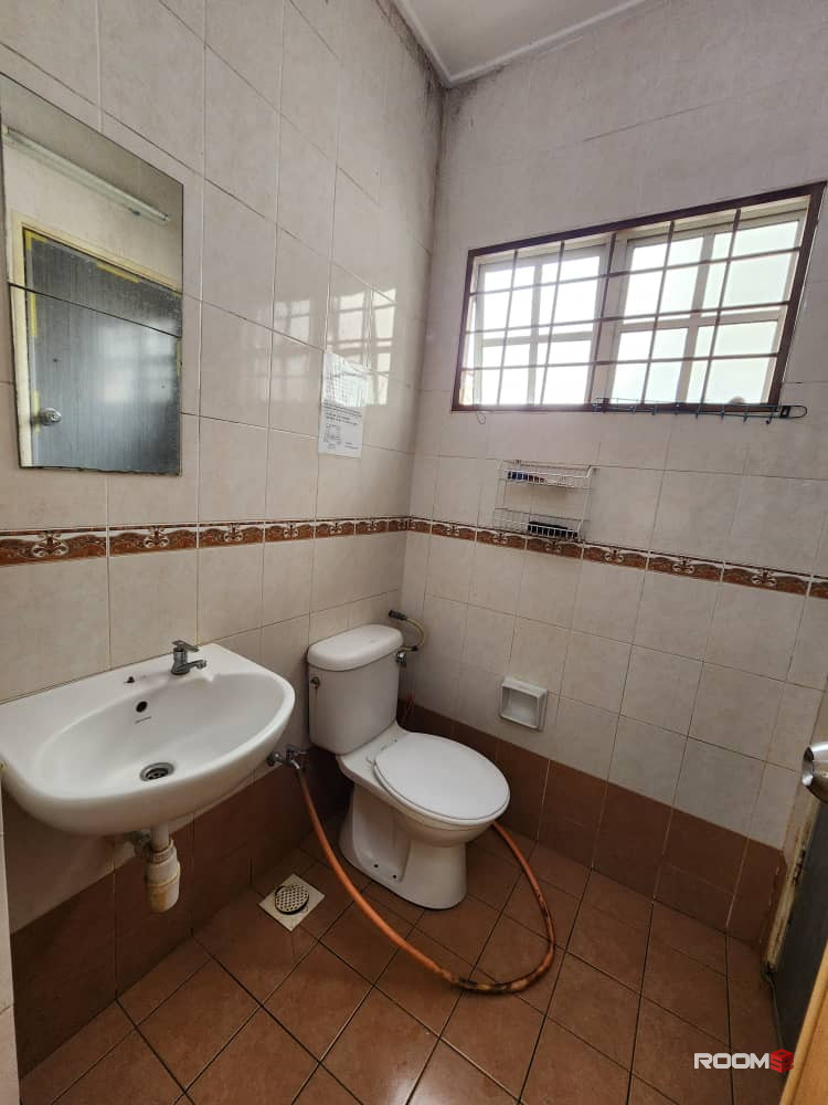 Middle Room at Bandar Puteri Puchong, Puchong