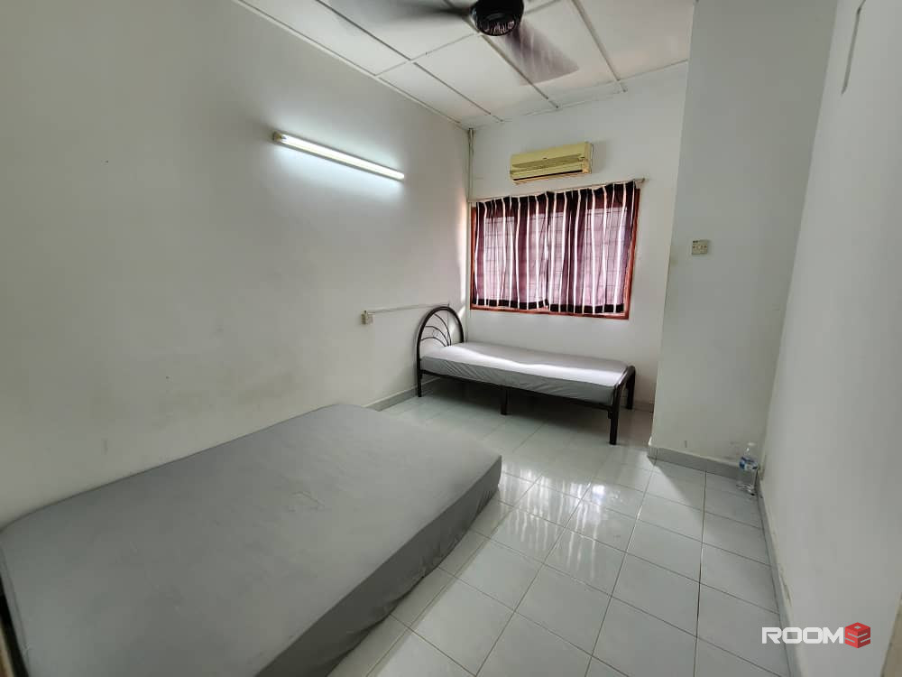 Single Room at Bandar Puteri Puchong, Puchong