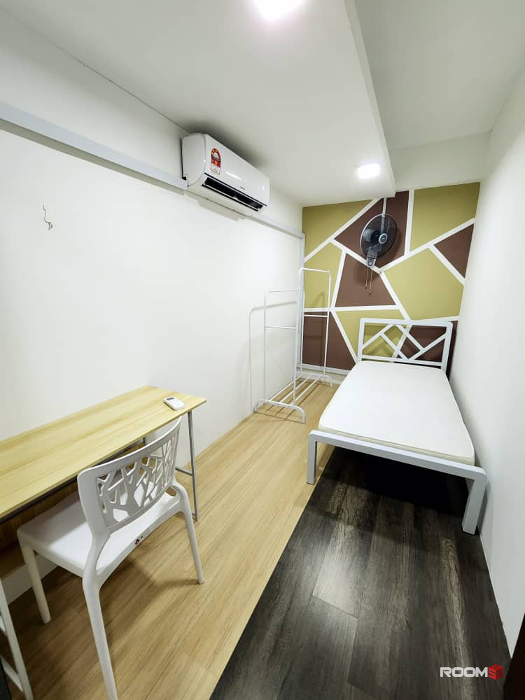 Middle Room at Pusat Bandar Puchong, Puchong