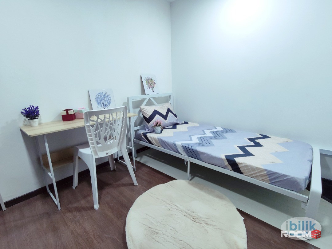Middle Room at Bandar Puchong Jaya, Puchong