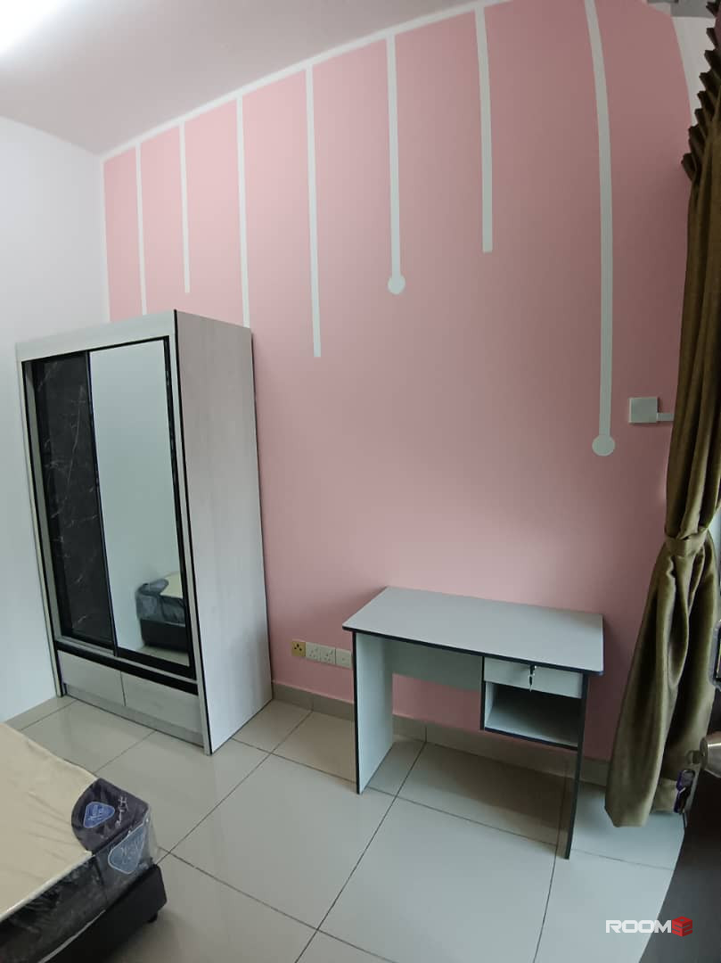 Female room for rent at SuriaMas Suite @ Larkin JB
