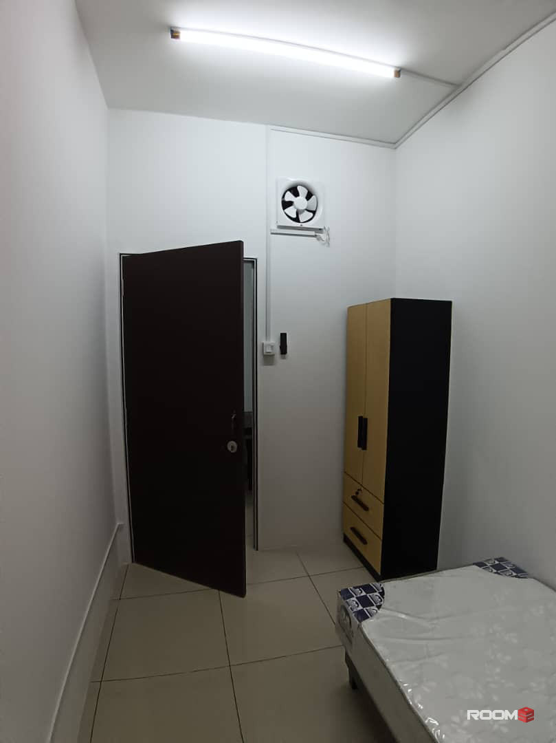 Female room for rent at SuriaMas Suite @ Larkin JB