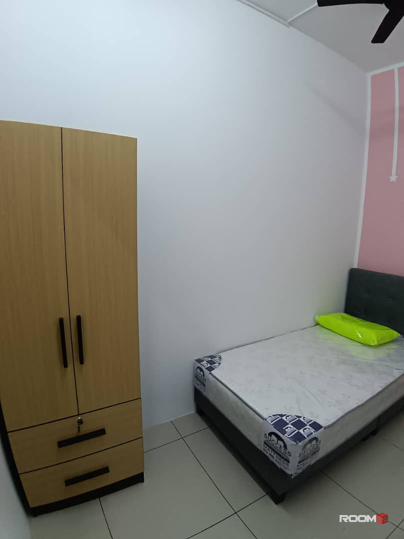 Female room for rent at SuriaMas Suite @ Larkin JB