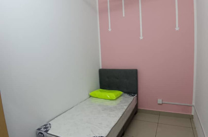 Female room for rent at SuriaMas Suite @ Larkin JB