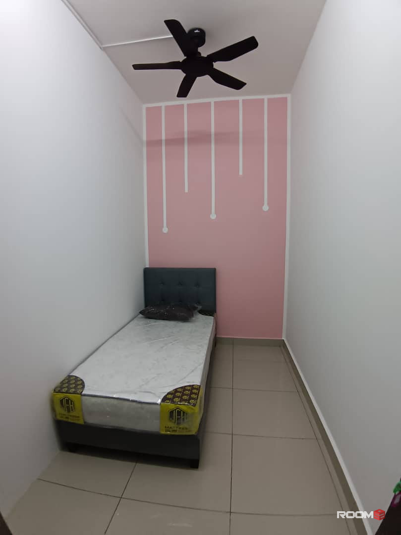Female room for rent at SuriaMas Suite @ Larkin JB