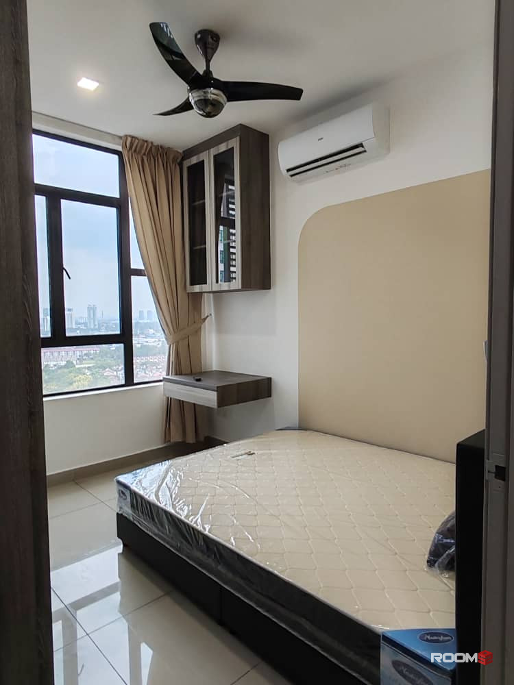 Female room for rent at Austin Regency @ Taman Mount Austin