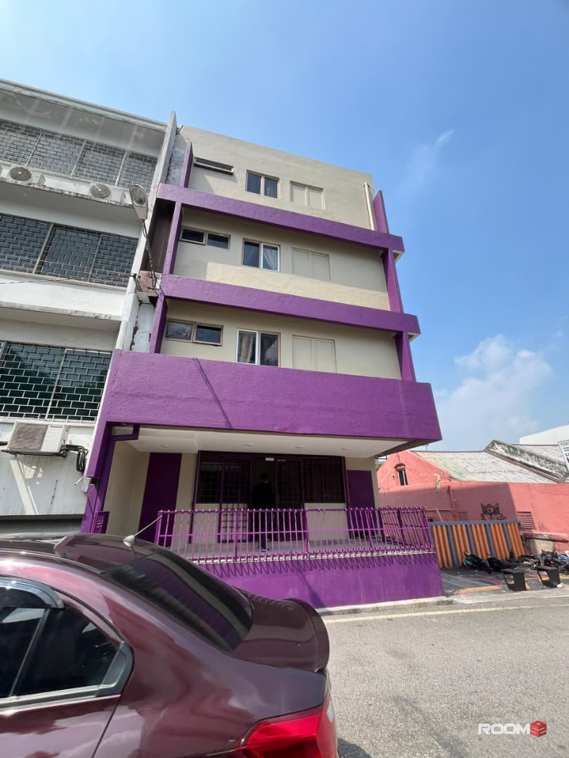 LIMITED TIME OFFER ‼️ Strategic near LRT Pasar Seni 🚶🏼‍♂ Room for Rent at Petaling Street