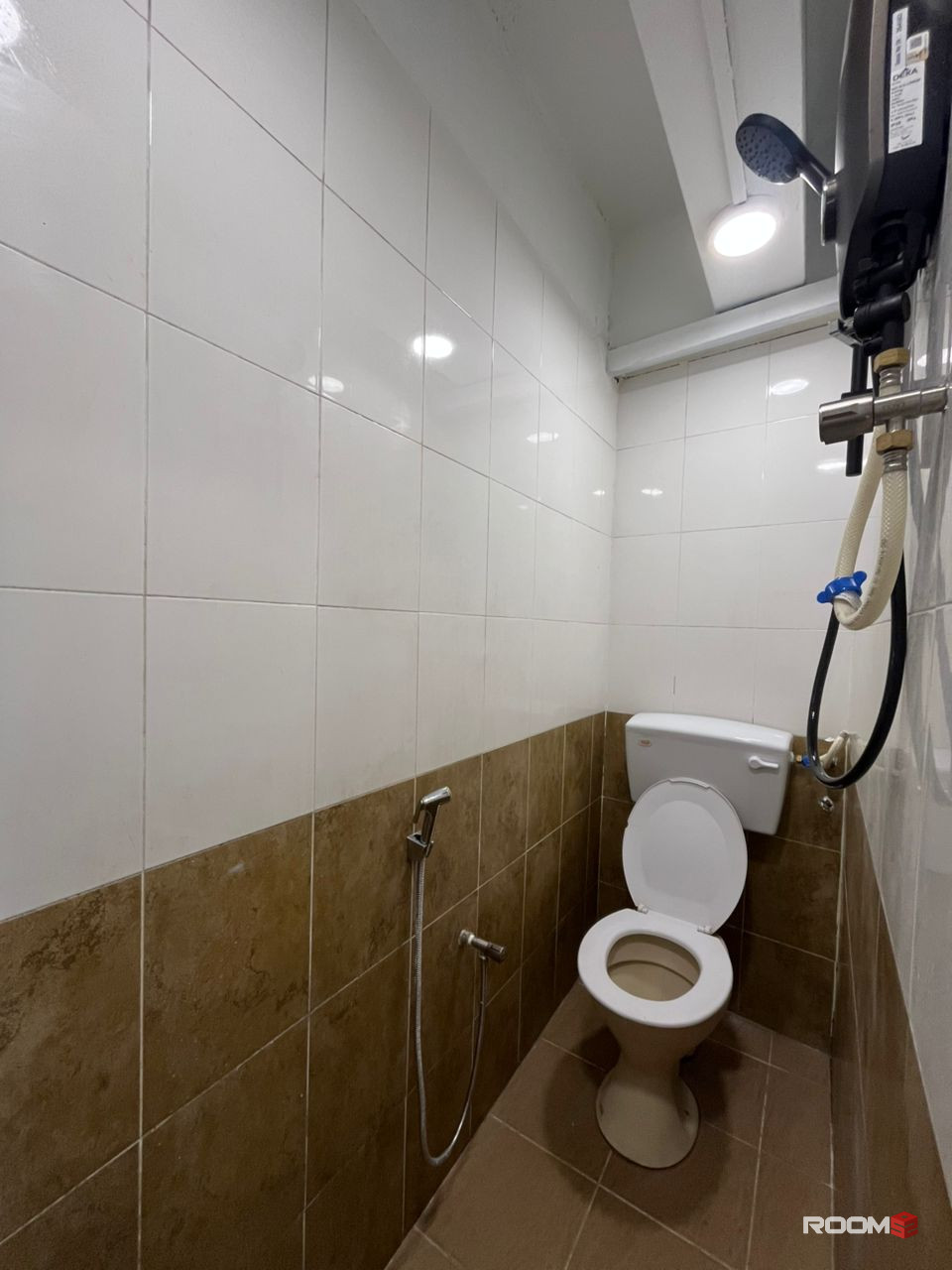 LIMITED TIME OFFER ‼️ Strategic near LRT Pasar Seni 🚶🏼‍♂ Room for Rent at Petaling Street