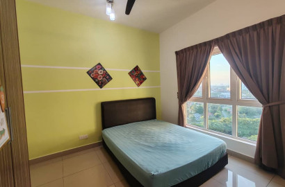 Room for rent at Season Luxury Apartment at Larkin
