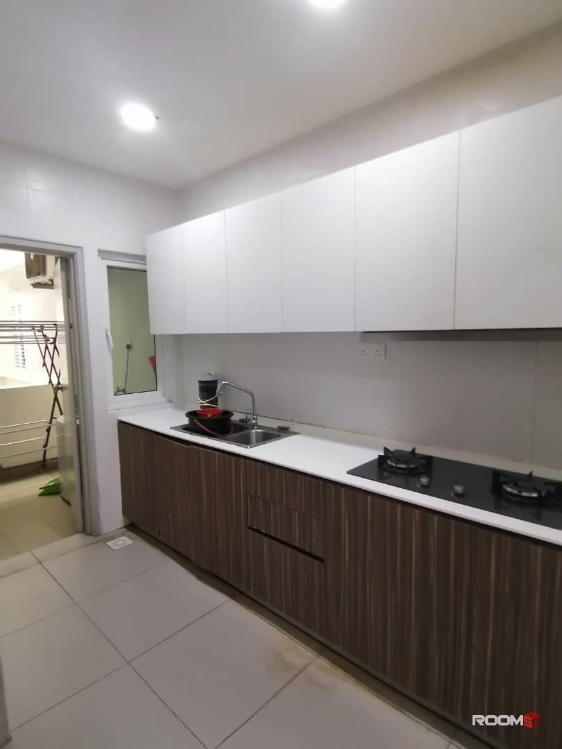 Room for rent at Season Luxury Apartment at Larkin