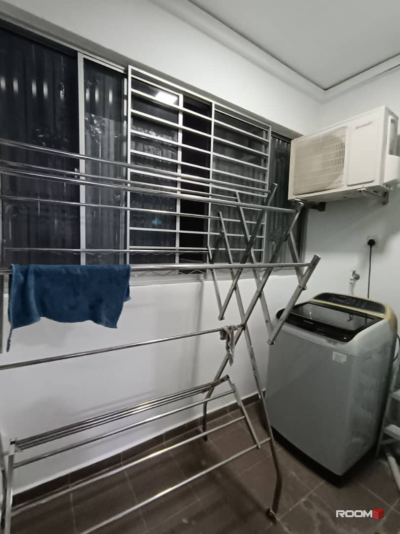 Male Room for rent at Larkin Heights @ Larkin Idaman