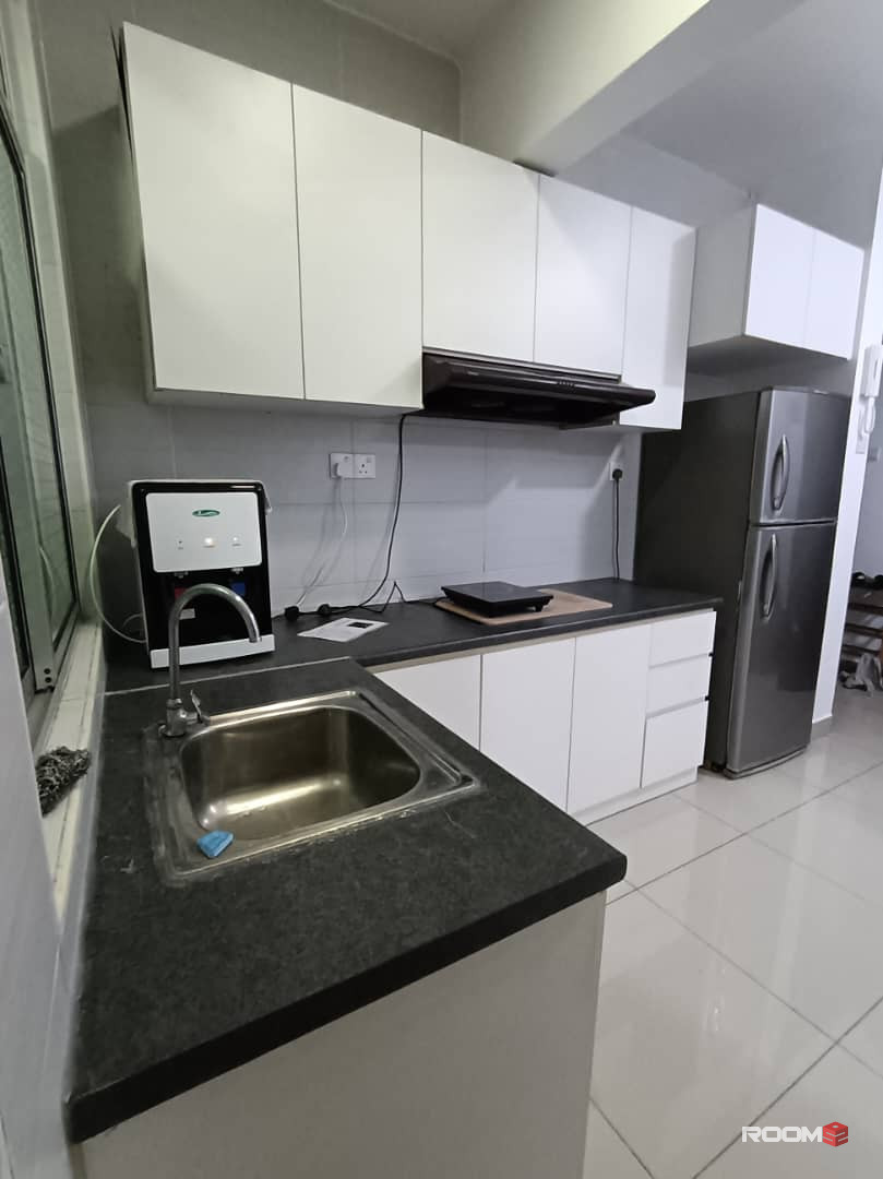 Male Room for rent at Larkin Heights @ Larkin Idaman