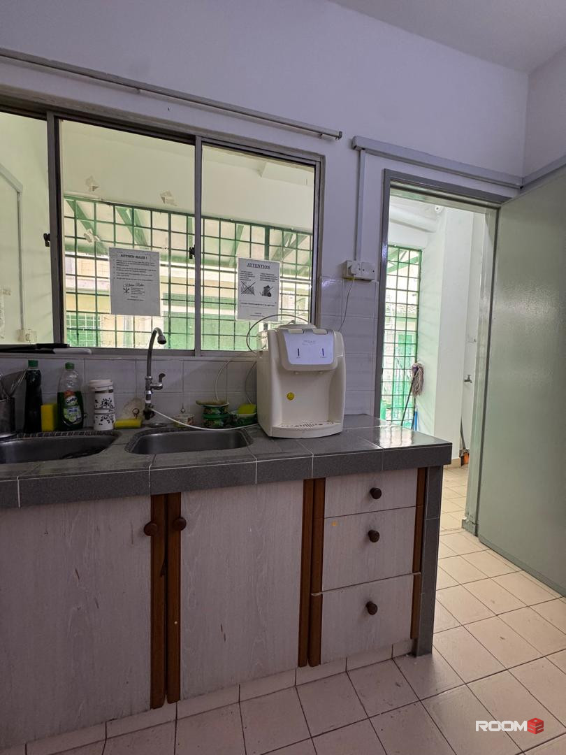 Damansara Utama, Master Room to rent, Zero Deposit