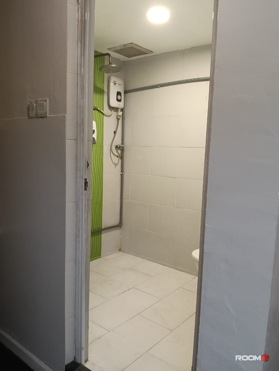 Bilik Sewa Master l Fully Furnished l Free Wifi l Near To Bustop