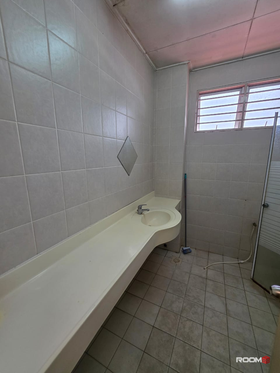 KOTA DAMANSARA, MASTER ROOM TO RENT