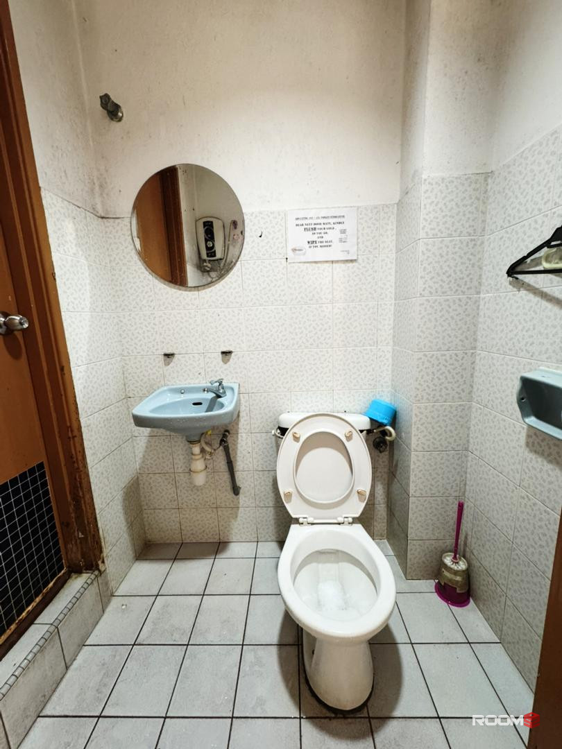 🚀 December Year-End 2025 Mega Sale 🏠Cozy Single Room 💰Zero Deposit 📍Near McDonald's 🚉LRT Station Bukit Jalil