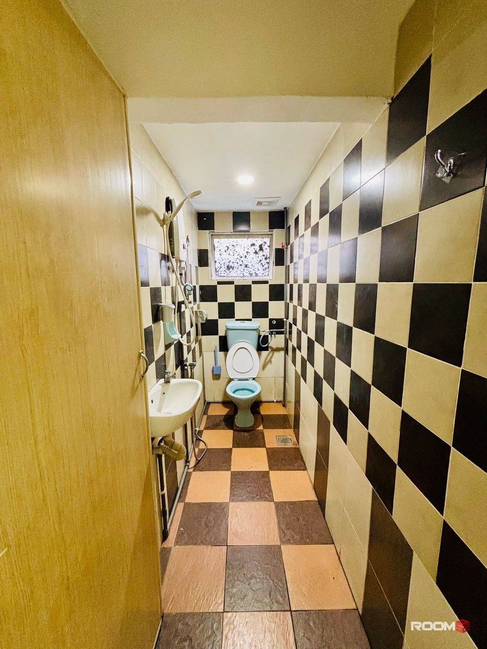 TAMAN UNIVERSITY , ROOM TO RENT, ZERO DEPOSIT