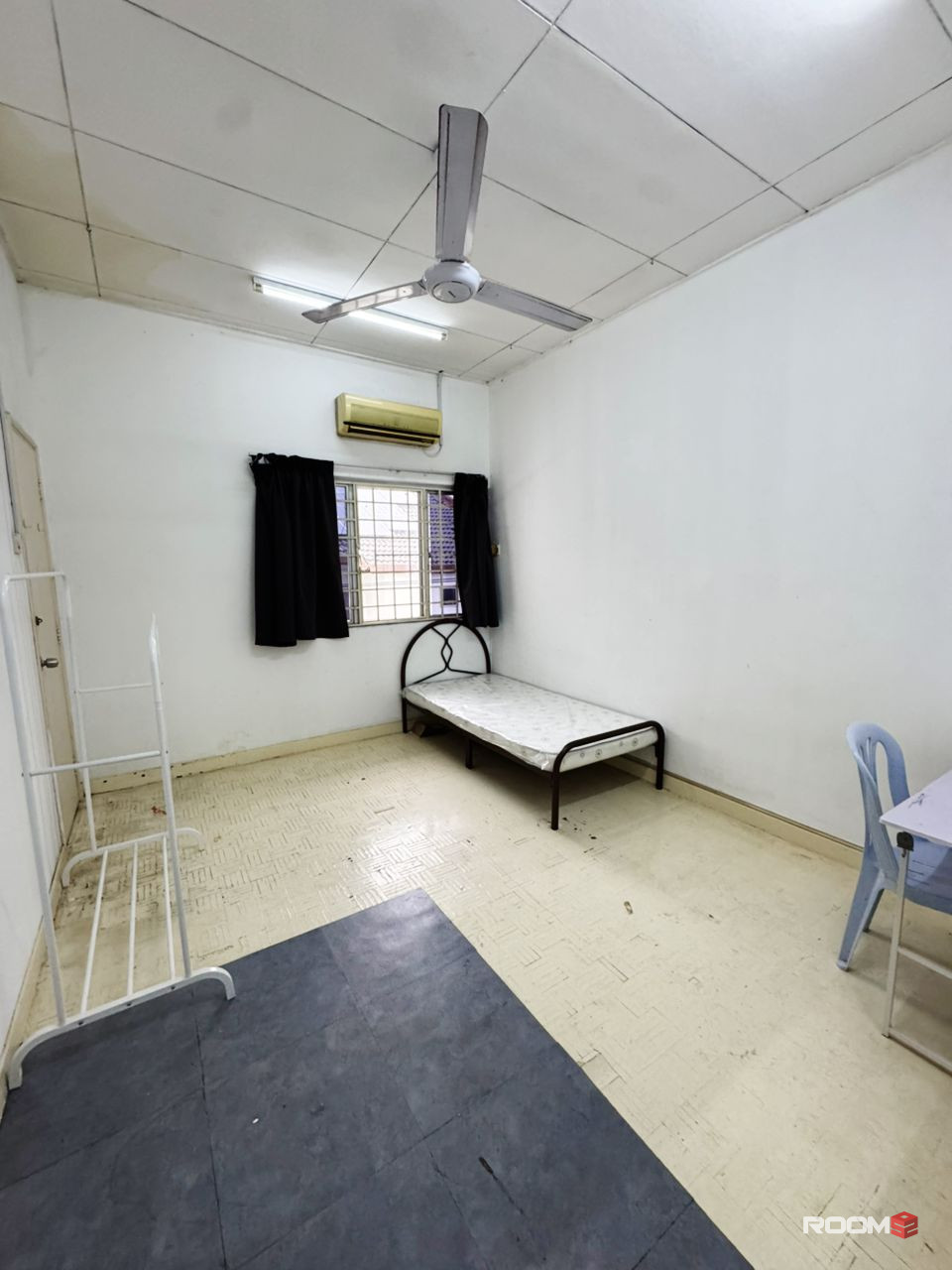 Near One Utama mall 🛌 Room for Rent with ❄️ Air-Cond @ Bandar Utama