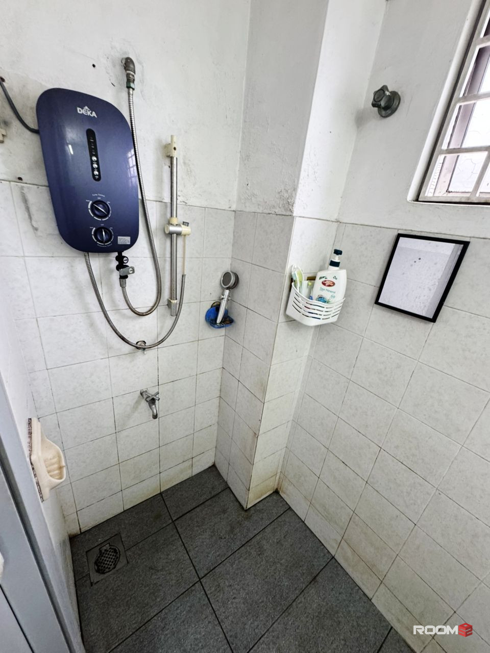 Near One Utama mall 🛌 Room for Rent with ❄️ Air-Cond @ Bandar Utama