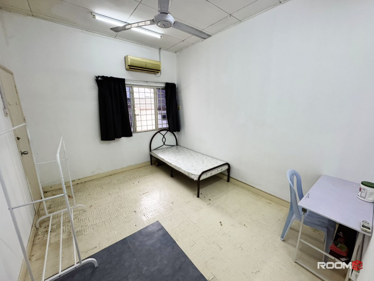 Near One Utama mall 🛌 Room for Rent with ❄️ Air-Cond @ Bandar Utama