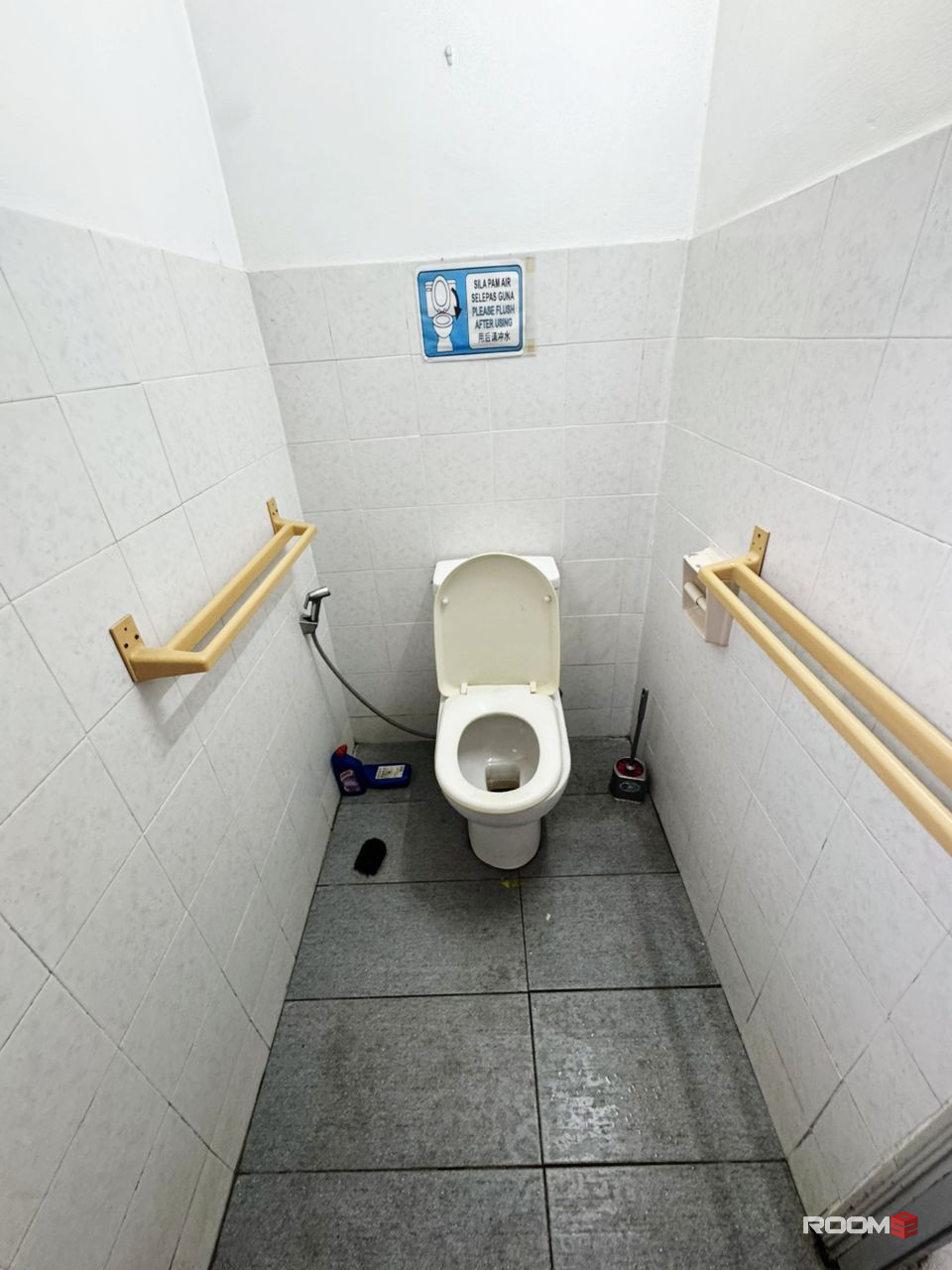 Near One Utama mall 🛌 Room for Rent with ❄️ Air-Cond @ Bandar Utama