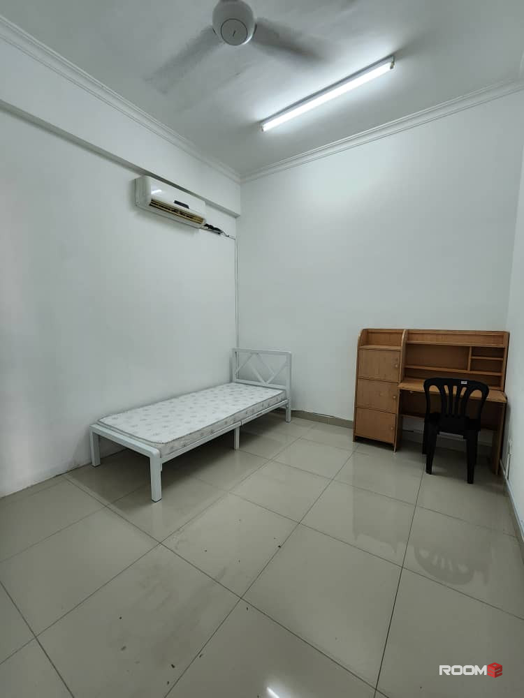 Spacious & Clean SINGLE ROOM TO RENT @ KEMUNING DAMAI‼️