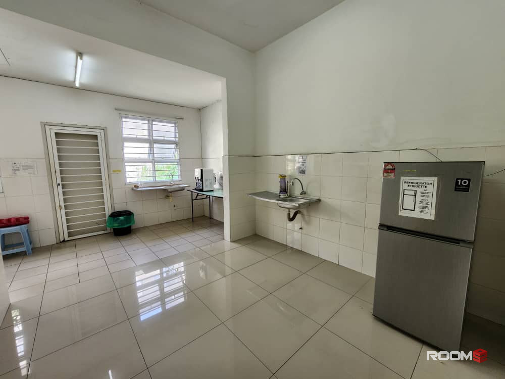 Spacious & Clean SINGLE ROOM TO RENT @ KEMUNING DAMAI‼️