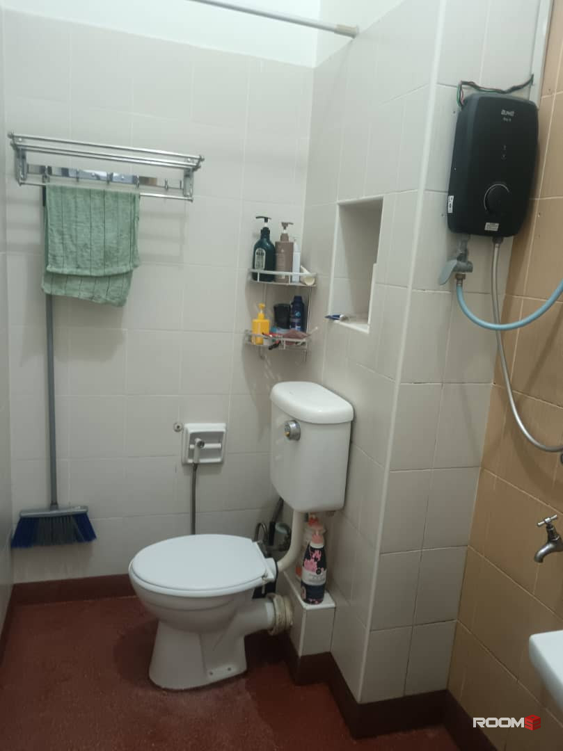Female room for rent at Taman Bukit Indah @ Iskandar Puteri
