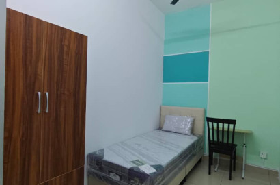 Male room for rent at SuriaMas Suite @ Larkin JB
