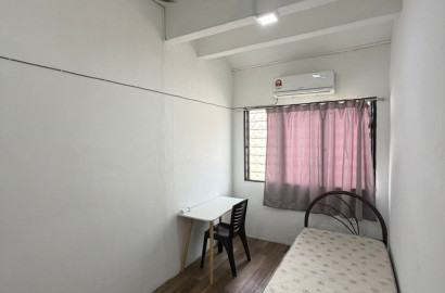 🔥LOW DEPOSIT🔥SS2 PETALING JAYA MIDDLE ROOM FOR RENT🏠NEARBY FOOD STALL , GROCERY🎉🎉