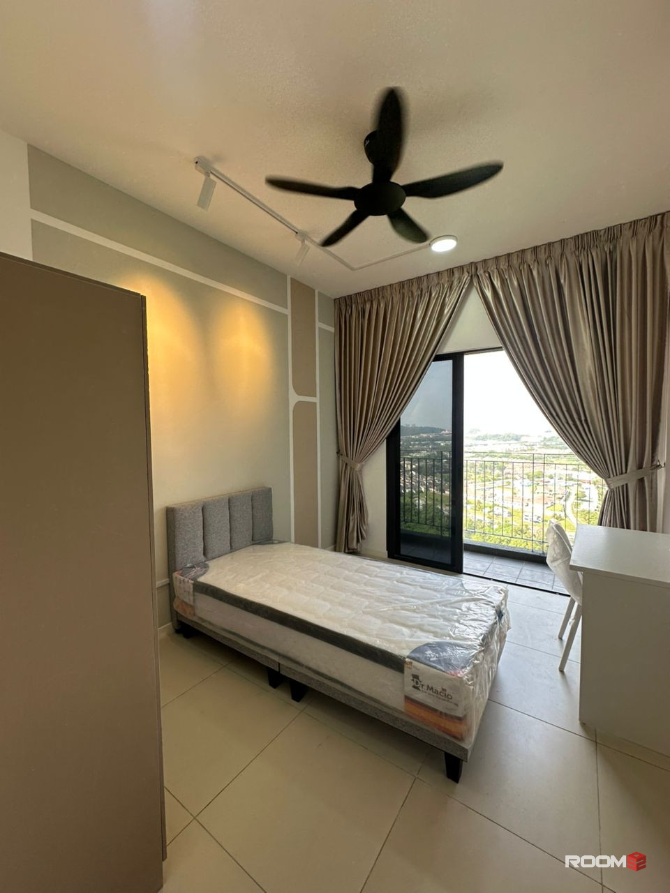 ✨Cozy & Affordable Balcony Room rental 📍Nearby Kinrara/Bukit Jalil 🌟Vierra residence