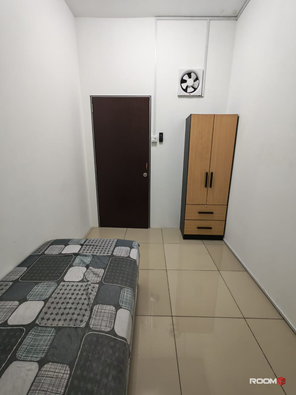 Female room for rent at SuriaMas Suite @ Larkin JB