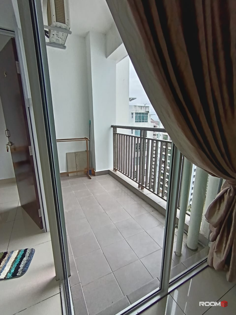 Female Room renting at Suriamas Suites Condominium @ Larkin JB Town