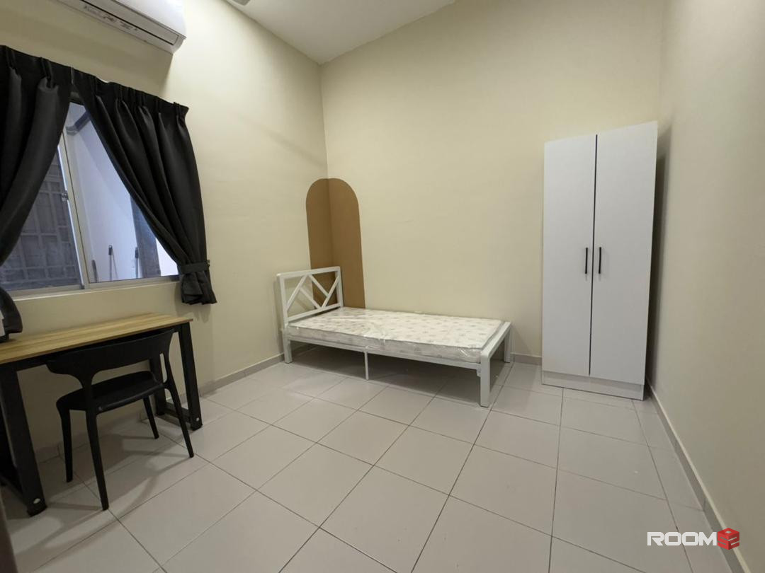 👸FEMALE ONLY👸SETIA ALAM KLANG FEMLAE MIDDLE ROOM FOR RENT✨✨NEARBY SETIA CITY MALL , NIH , KOSSAN , NKVE🚩