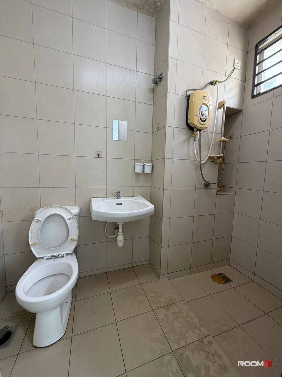 🔥MURAH-MURAH🔥BANDAR BOTANIC KLANG QUEENBED MIDDLE ROOM WITH PRIVATE BATHROOM FOR RENT🏠NEARBY GM KLANG , PORT KLANG✨