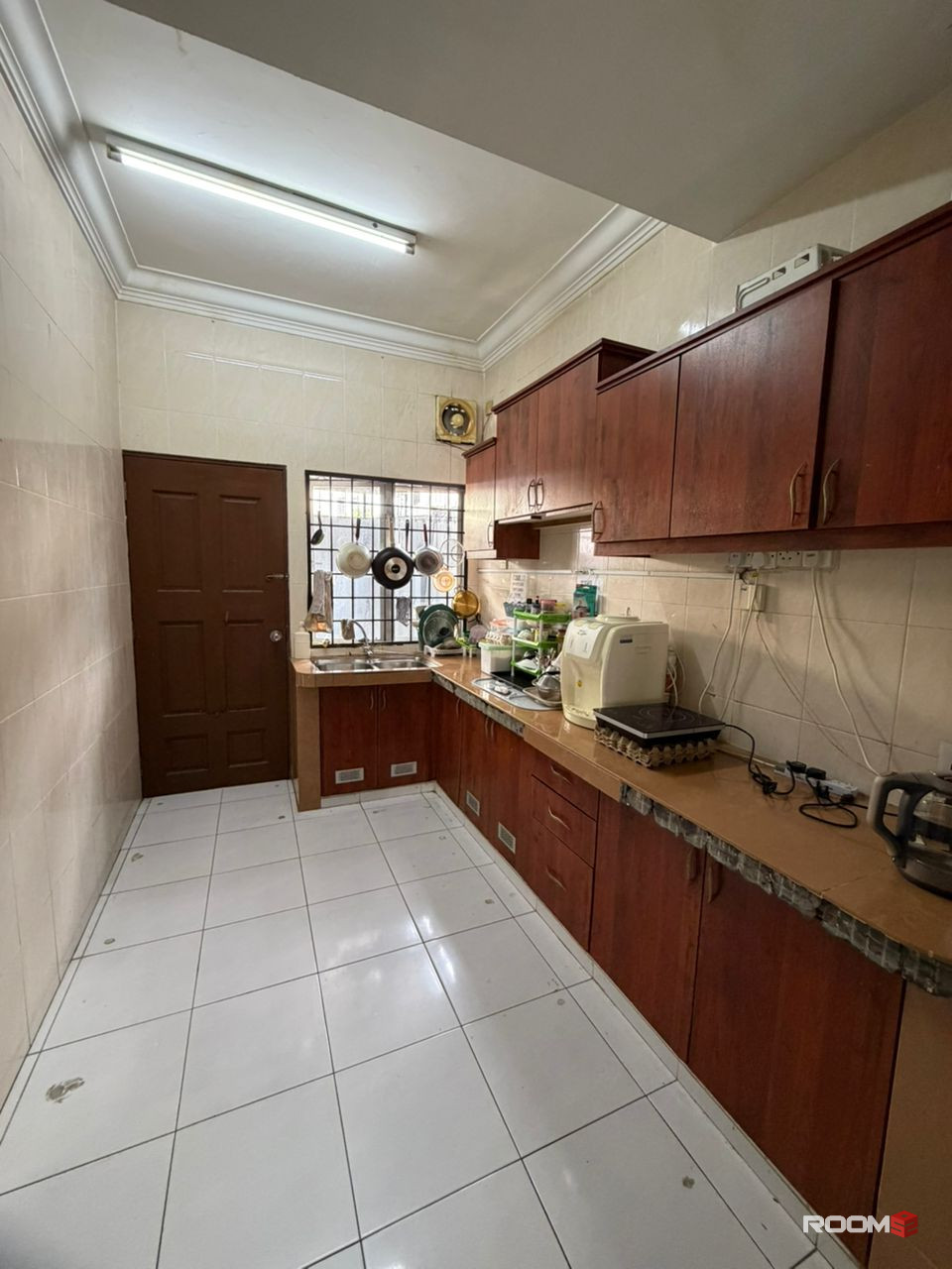 🔥MURAH-MURAH🔥🚩SECTION17 PETALING JAYA MIDDLE ROOM FOR RENT🏠
