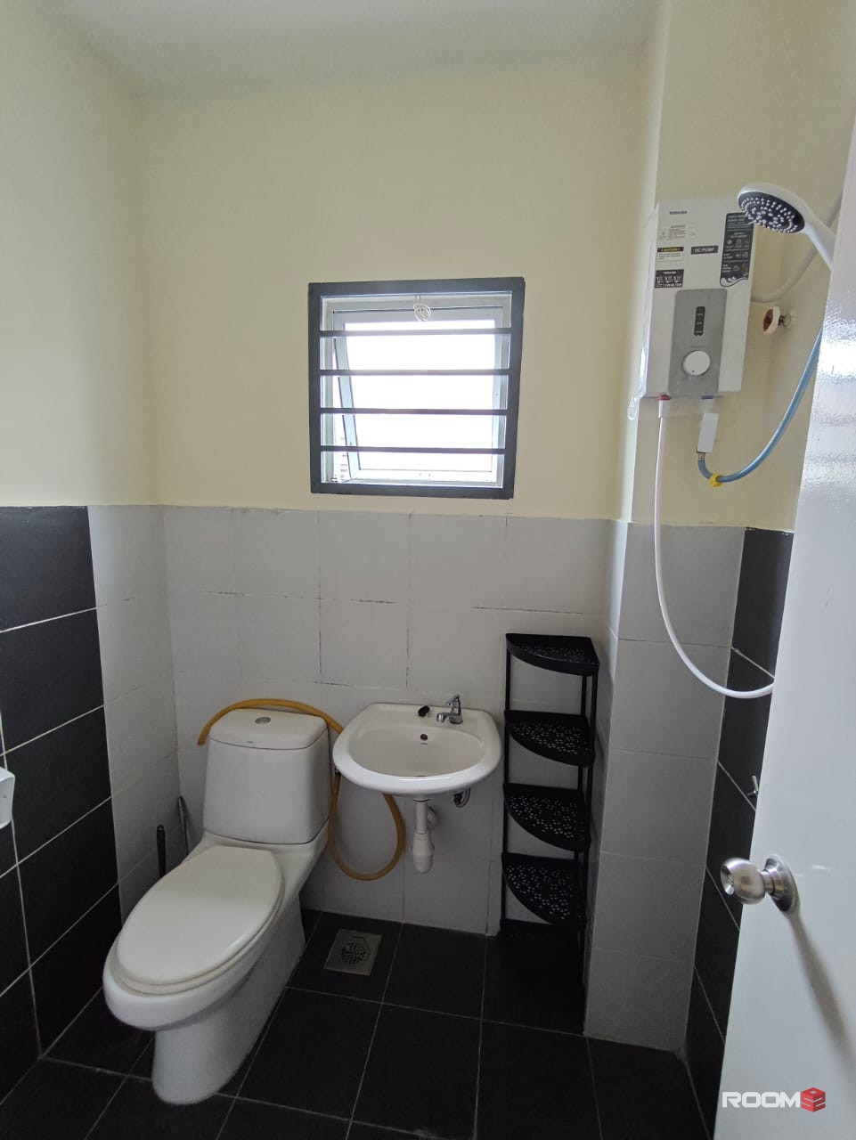 Male room for rent at Taman Nusantara @ Gelang Patah