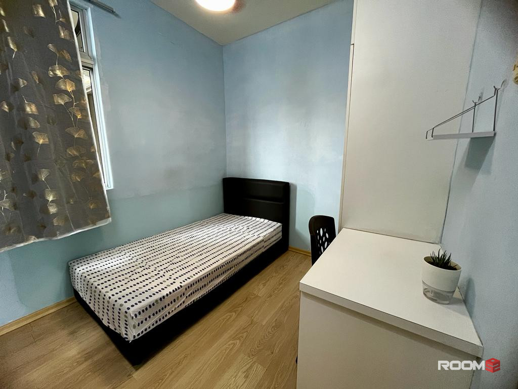 Female room for rent at Larkin Height @ Larkin Idaman