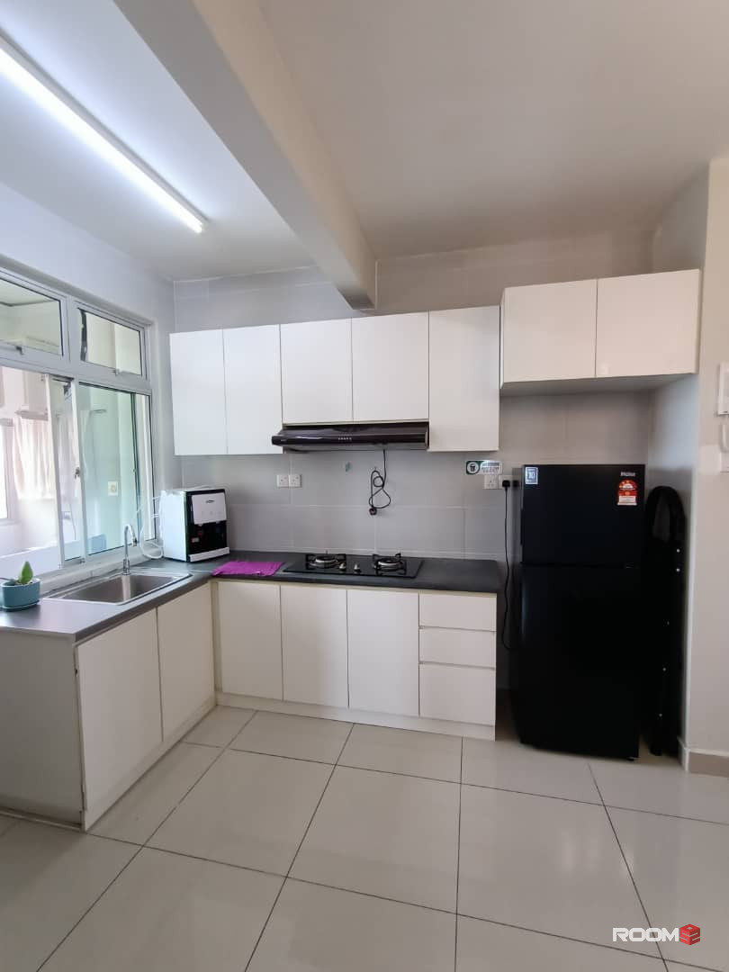 Female room for rent at Larkin Height @ Larkin Idaman