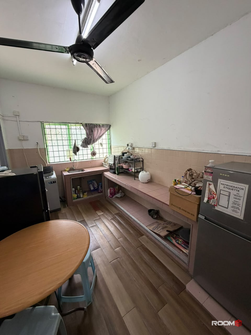 🩷FEMALE ONLY🩷SS2 PETALING JAYA SPACIOUS QUEENBED MIDDLE ROOM FOR RENT🏠🏠🙋‍♀️🙋‍♀️