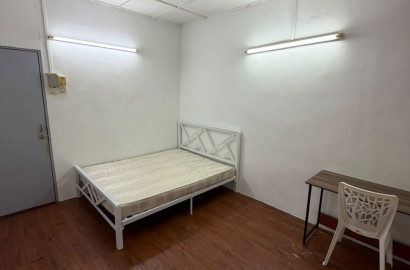 🩷FEMALE ONLY🩷SS2 PETALING JAYA SPACIOUS QUEENBED MIDDLE ROOM FOR RENT🏠🏠🙋‍♀️🙋‍♀️