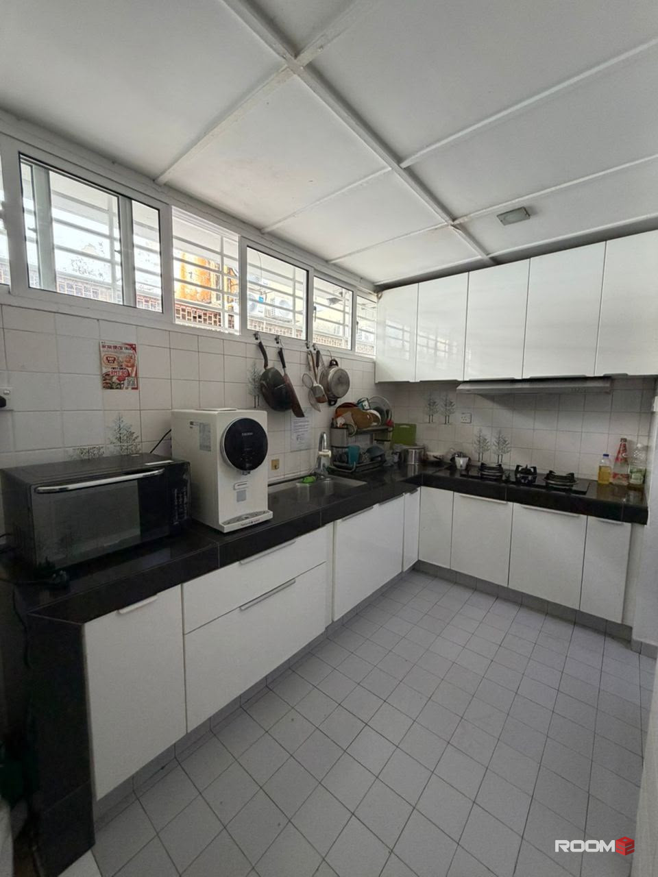 ✨LOW DEPOSIT✨SS2 PETALING JAYA SPACIOUS NICE COUPLE AIRCOND MIDDLE ROOM FOR RENT🏠EASY PARKING🚗