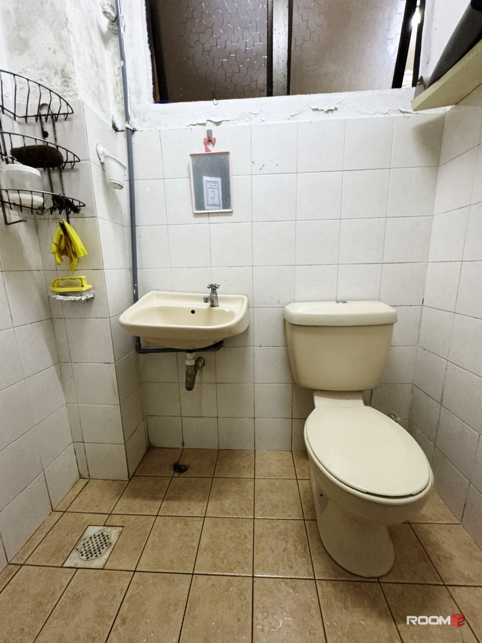 BU 10 room for rent‼️ 🏪Near Centrepoint 🏫Nearby University