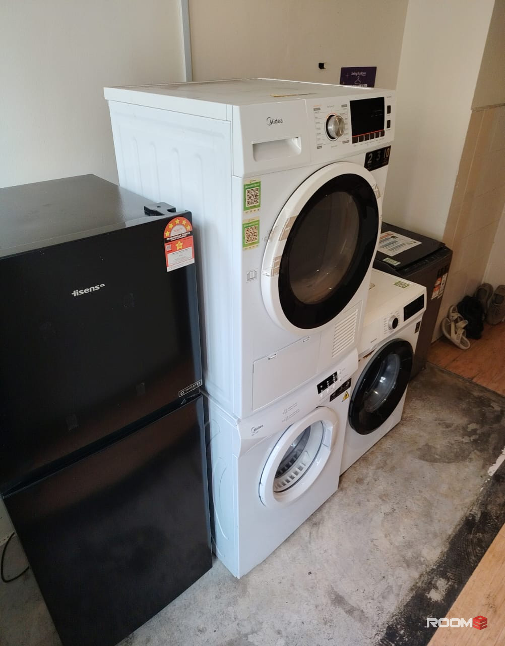 Single Room with Window attached Bathroom @ Jalan Rimbunan Raya near MRT2 Kepong Baru, Kepong, KL
