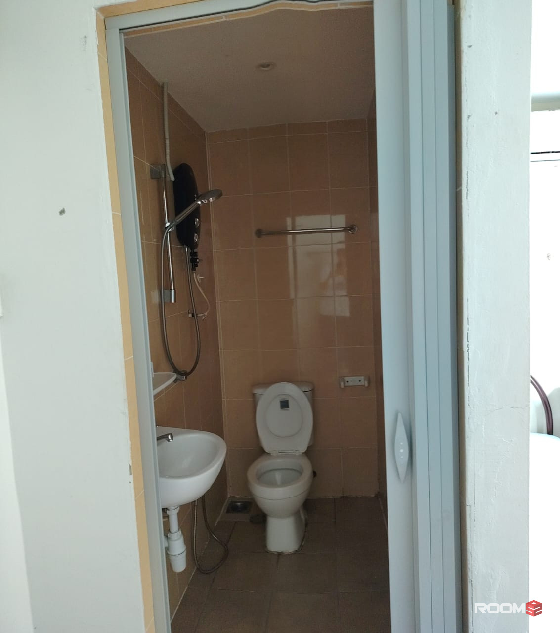 Single Room with Window attached Bathroom @ Jalan Rimbunan Raya near MRT2 Kepong Baru, Kepong, KL