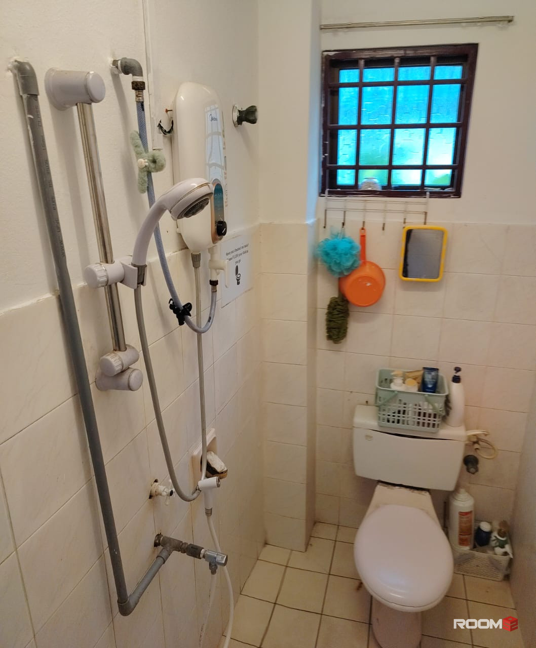 Middle Room @ Seri Utama, Kota Damansara, Petaling Jaya, Selangor