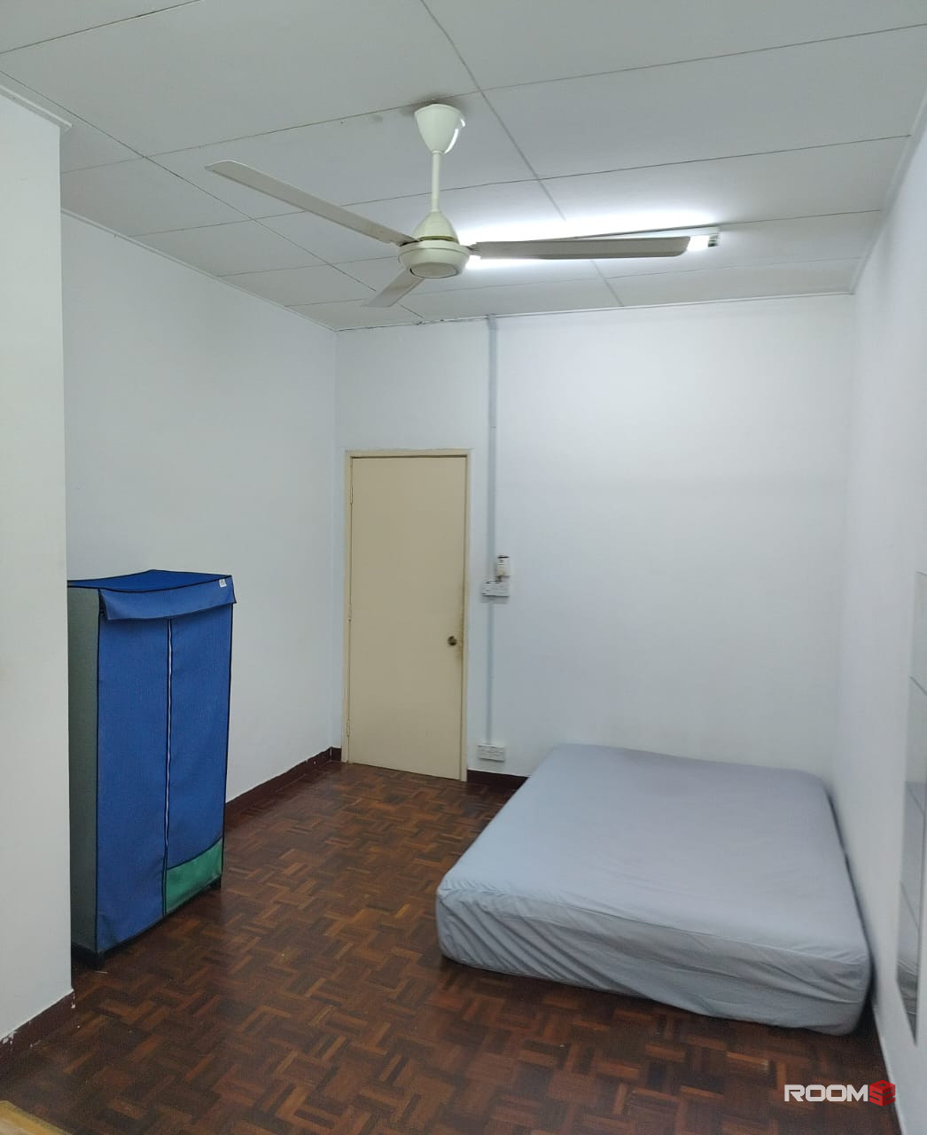 Middle Room @ Seri Utama, Kota Damansara, Petaling Jaya, Selangor