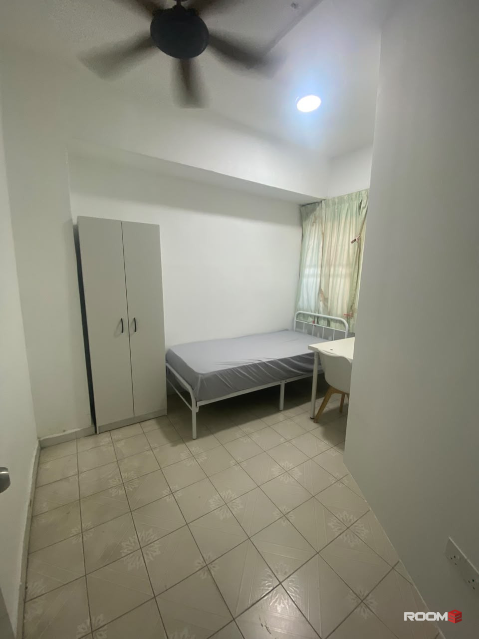 Single Room Near LRT SS15 | Fully Furnished