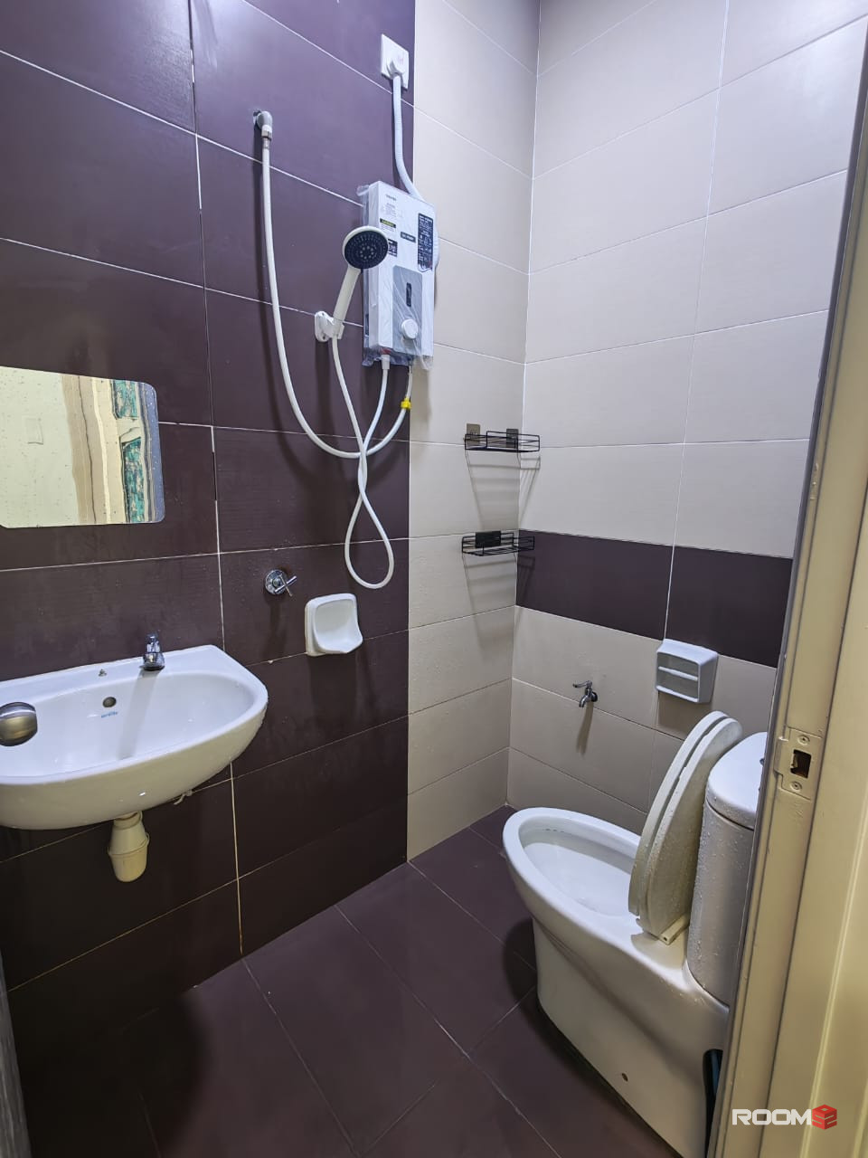 Male room renting at Taman Nusantara @ Gelang Patah